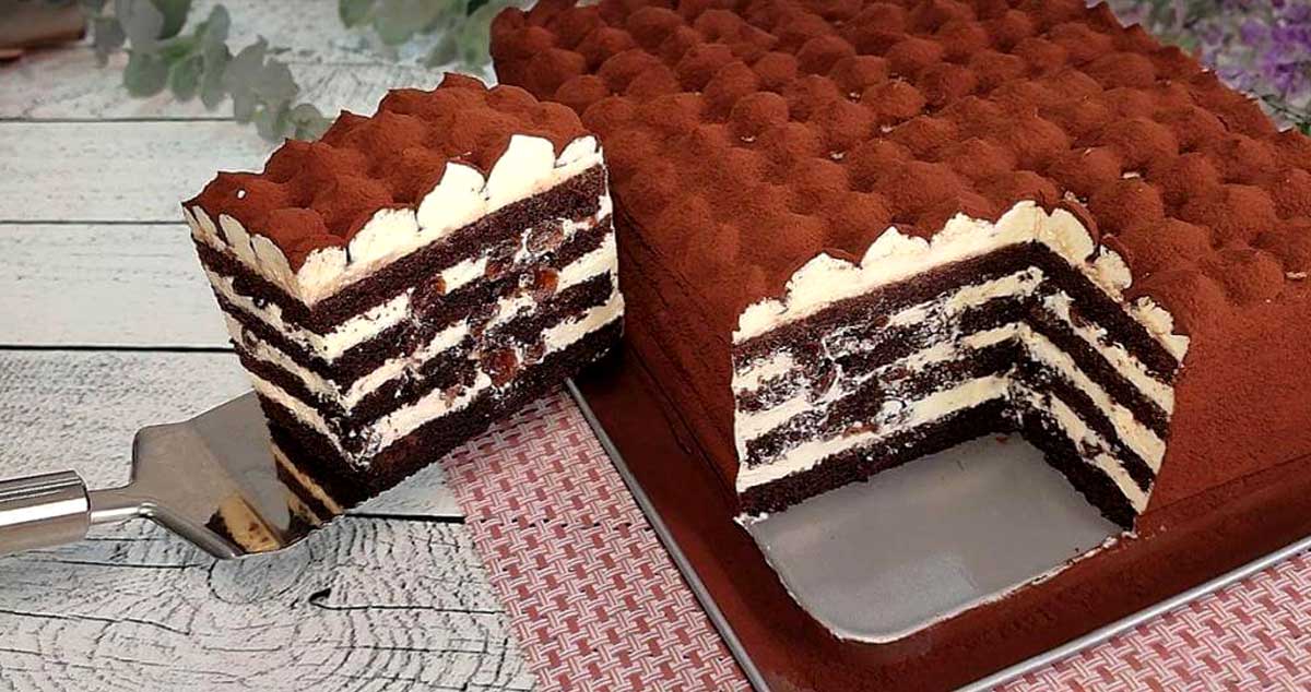 Tort  MALAGA – un deliciu adorat de lumea întreagă! Prăjitura cu ciocolată, rapidă și delicioasă!
